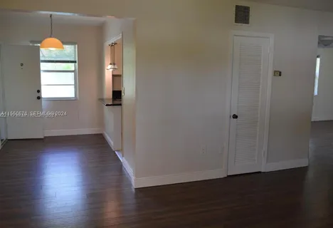 $350,000 | 5605 Southwest 80th Street, Unit 10D, Miami, FL 33143