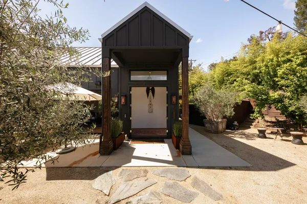 $2,550,000 | 28960 Crags Drive, Agoura Hills, CA 91301