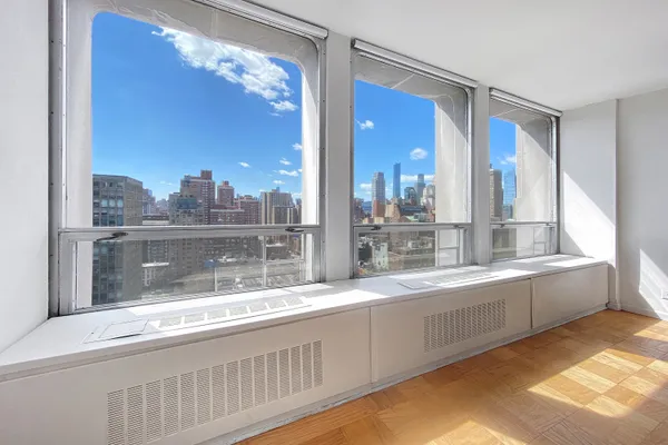 $4,200 | 300 East 33rd Street, Unit 19A | Kips Bay