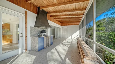 $525,000 | 2452 Whippoorwill Circle, Sarasota, FL 34231