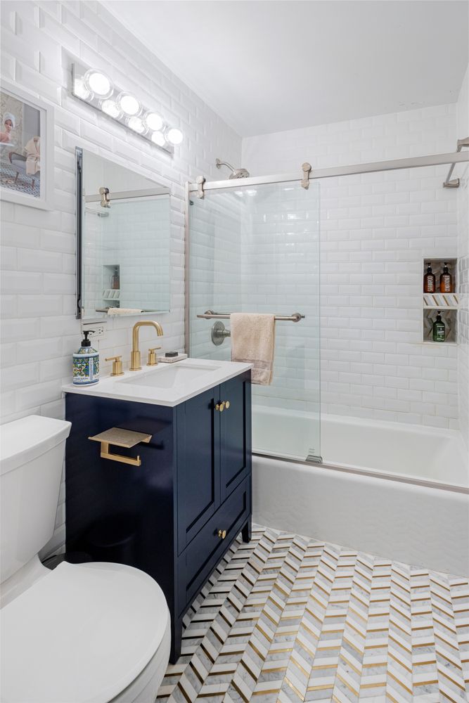 $850,000 | 201 West 70th Street, Unit 3L | Upper West Side