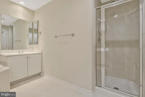 $925,000 | 8847 Ashgrove House Lane, Vienna, VA 22182