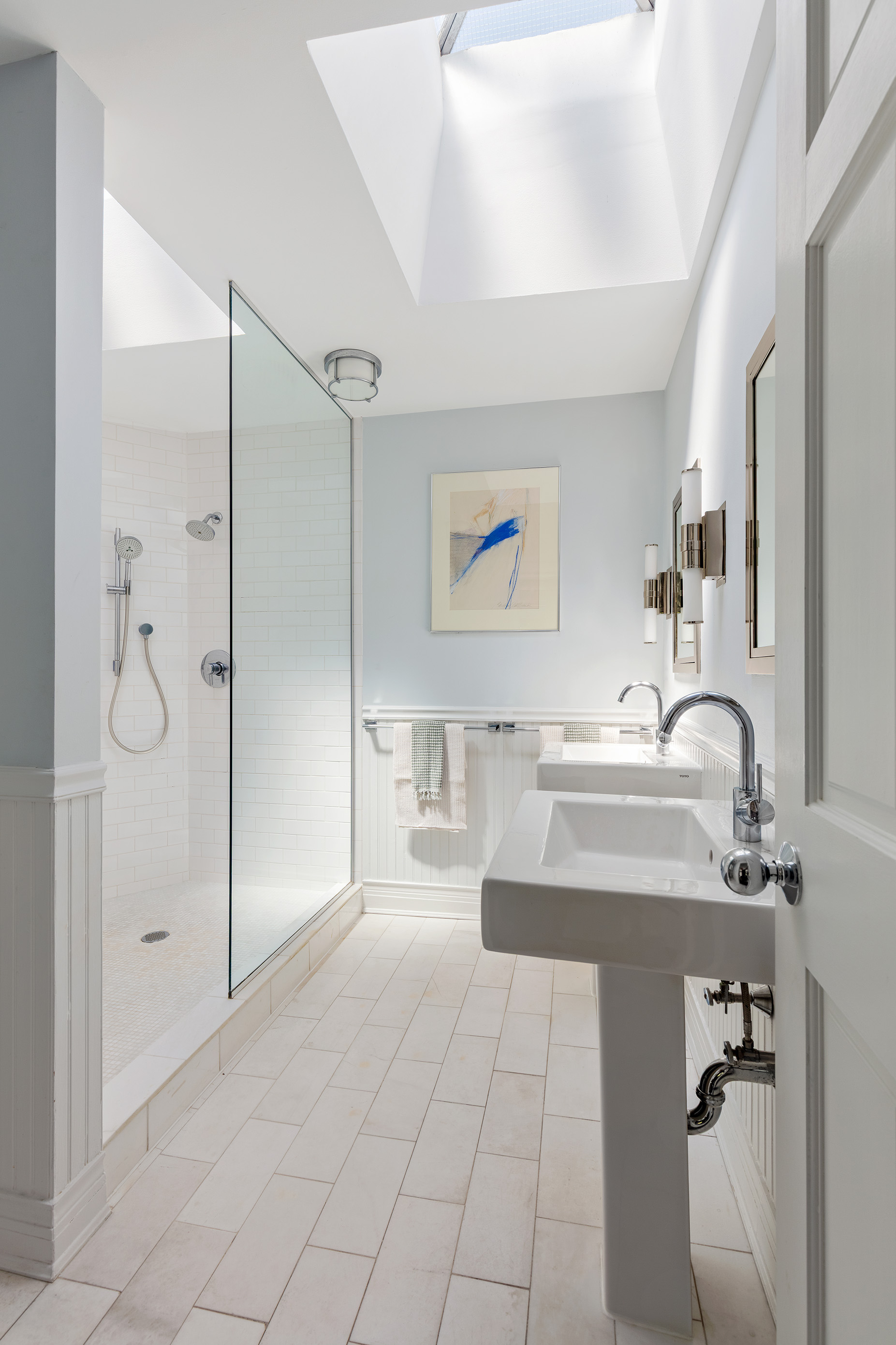 793 A Willoughby Avenue Brooklyn, NY 11206 - Photo 15 of 22 a bathroom with a sink a toilet and shower