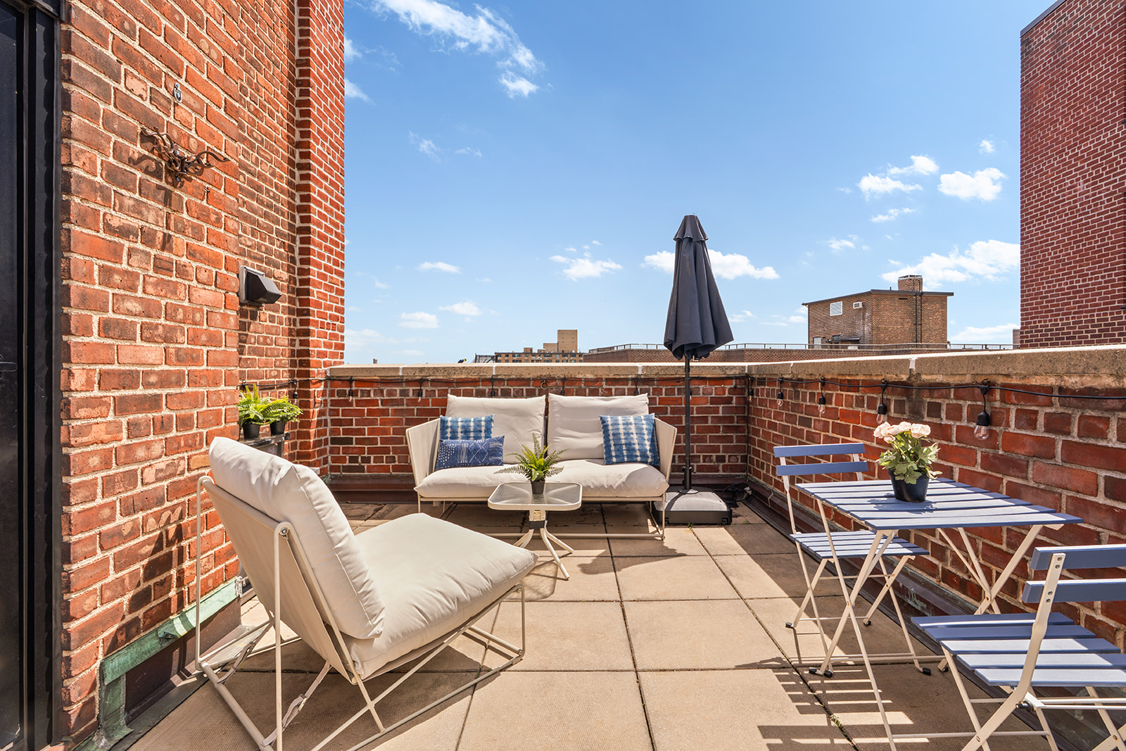 185 Clinton Avenue, Unit 14F Brooklyn, NY 11205 - Photo 7 of 9 a outdoor view with a sitting space