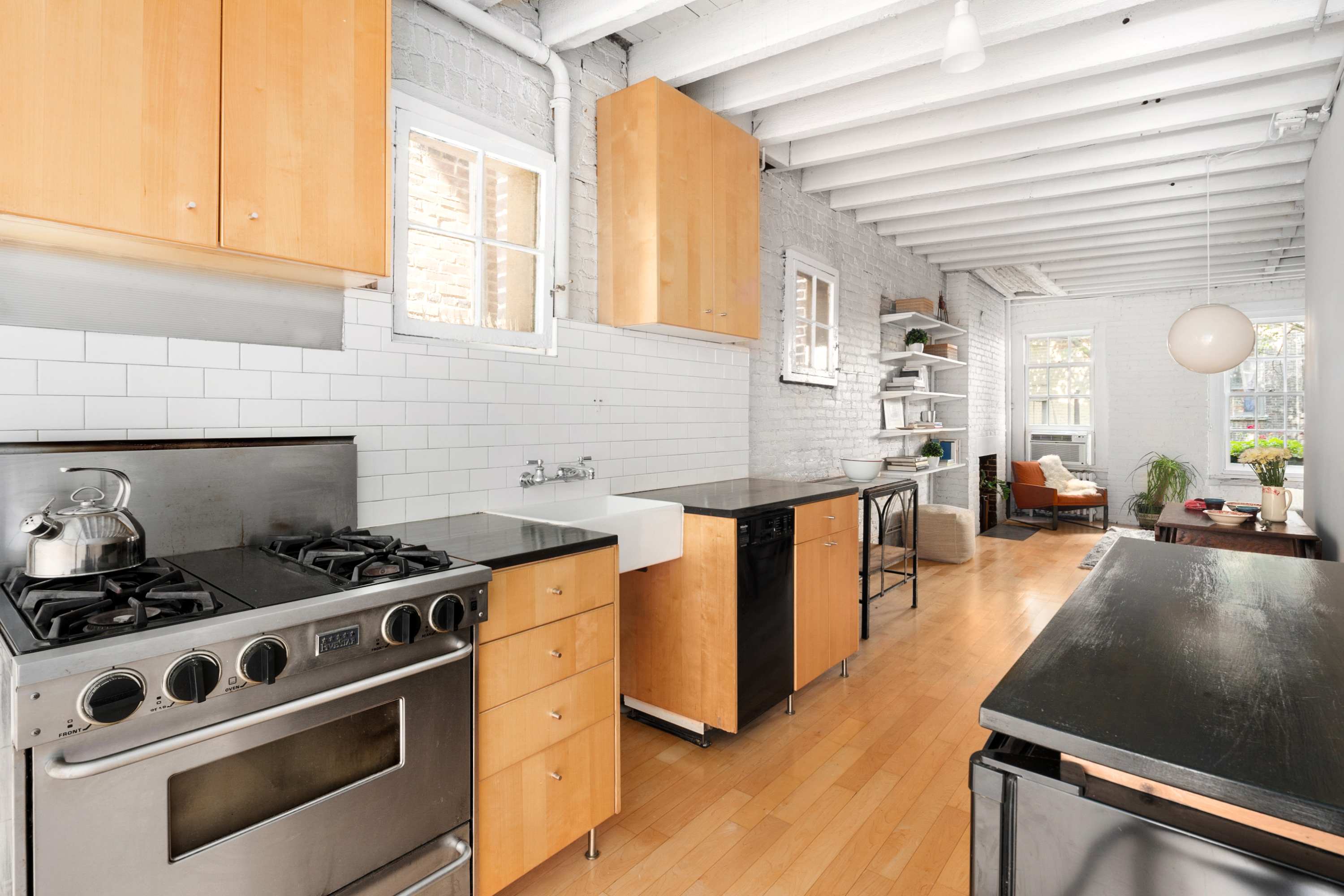 715 Washington Street, Unit 3 Manhattan, NY 10014 - Photo 4 of 14