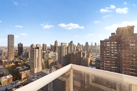 $1,995,000 | 200 East 89th Street, Unit 29D | Upper East Side