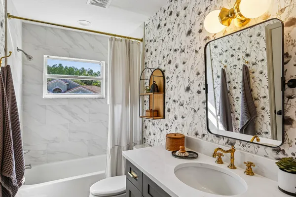 $575,000 | 19918 Ellendale Drive, Land O Lakes, FL 34638