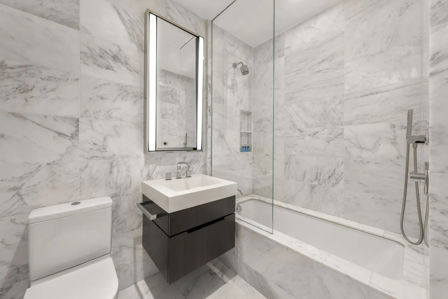 $2,995,000 | 108 Leonard Street, Unit 11E | TriBeCa