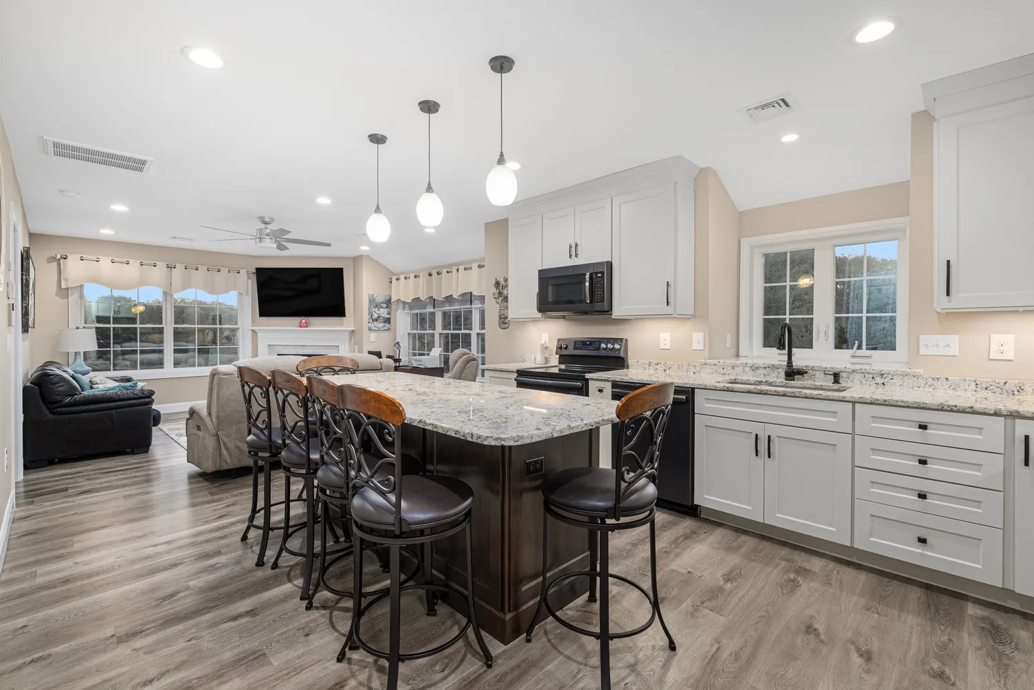 $2,149,000 | 365 West Wrentham Road, Cumberland, RI 02864