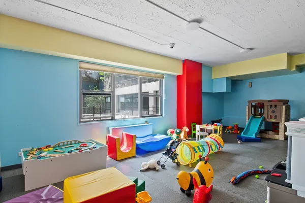 $369,000 | 2500 Johnson Avenue, Unit 6S | Spuyten Duyvil