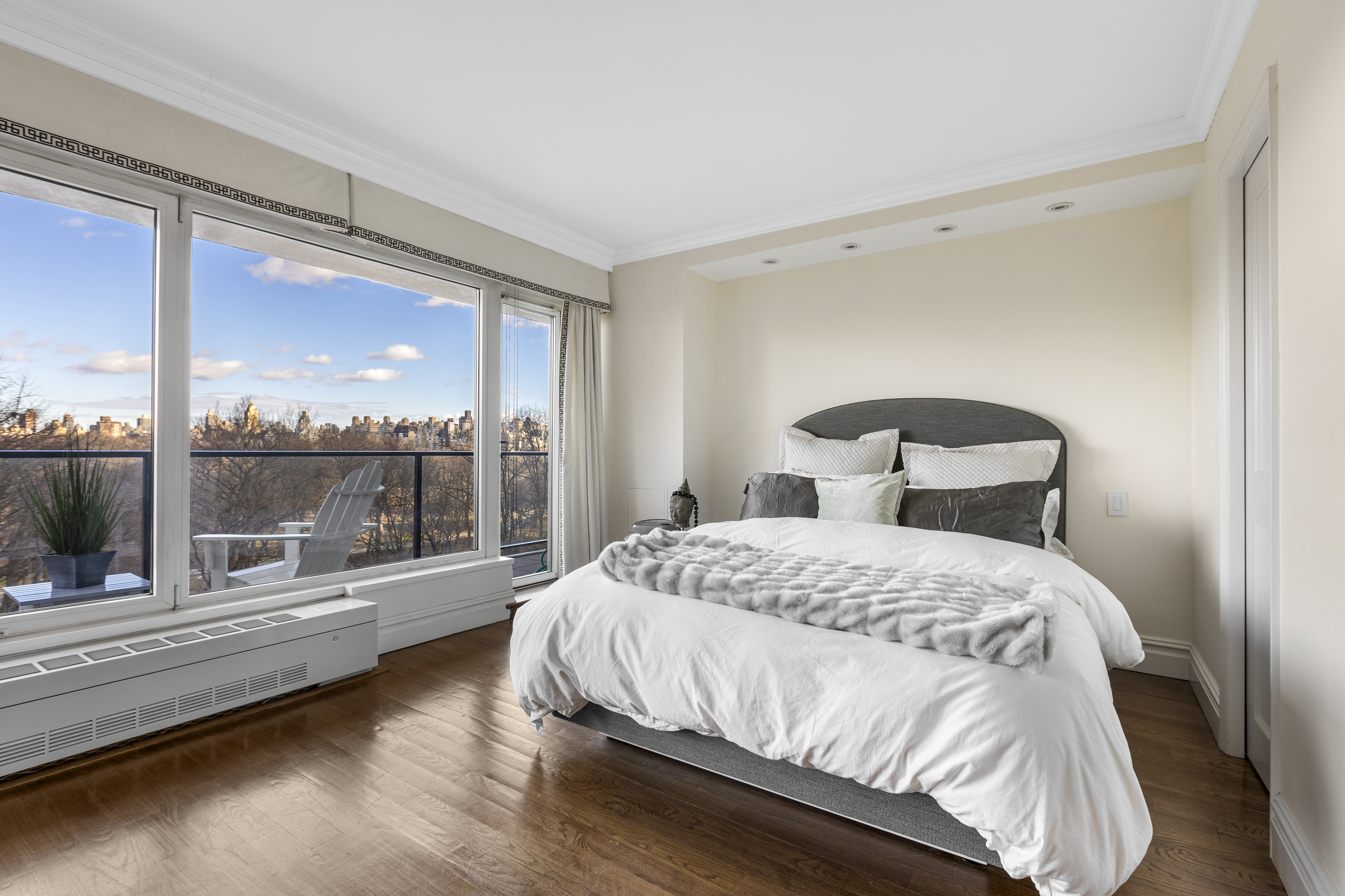 200 Central Park South, Unit 7C Manhattan, NY 10019 - Photo 4 of 15