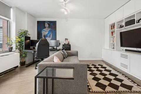 $1,100,000 | 3625 Oxford Avenue, Unit 7C | Central Riverdale