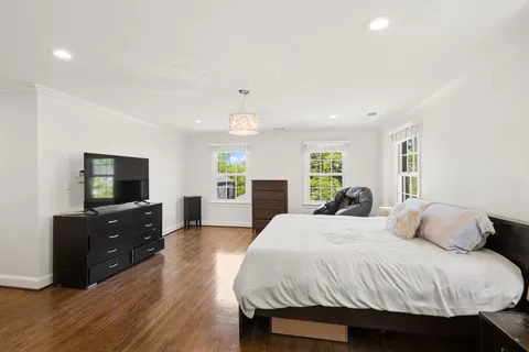 Contact Agent | 5313 Massachusetts Avenue, Bethesda, MD 20816