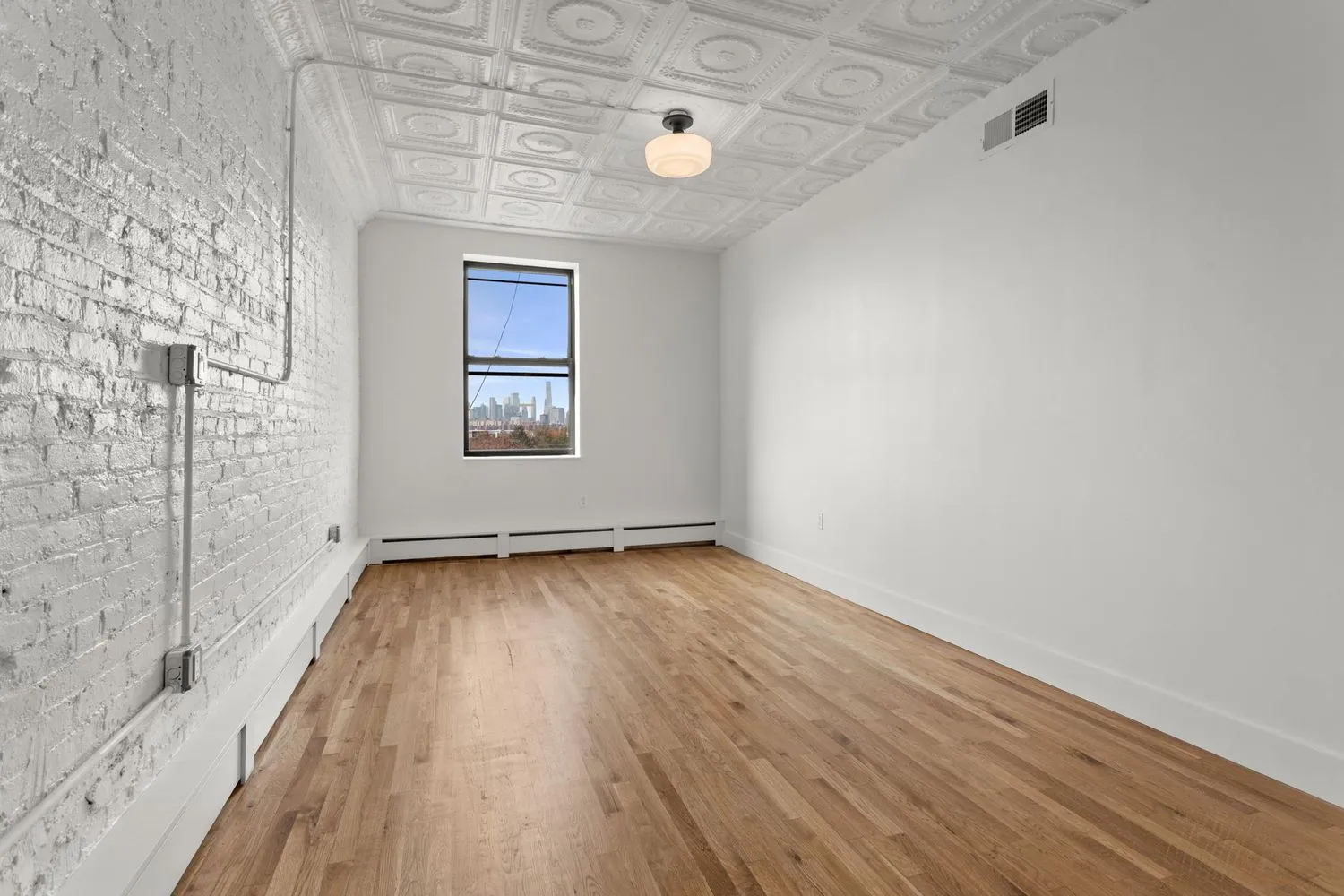 $12,500 | 717 Manhattan Avenue, Unit 2A | Greenpoint