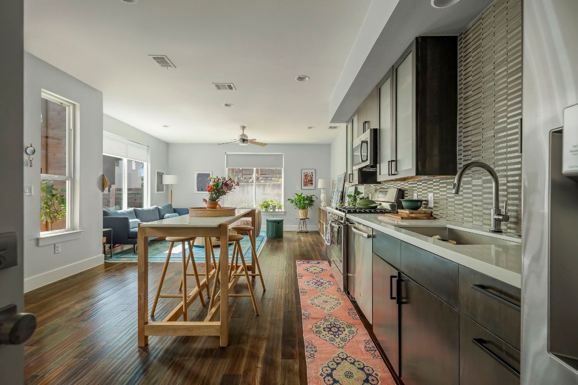 2812 Oak Springs Drive, Unit 2 Austin, TX 78702 - Photo 18 of 40