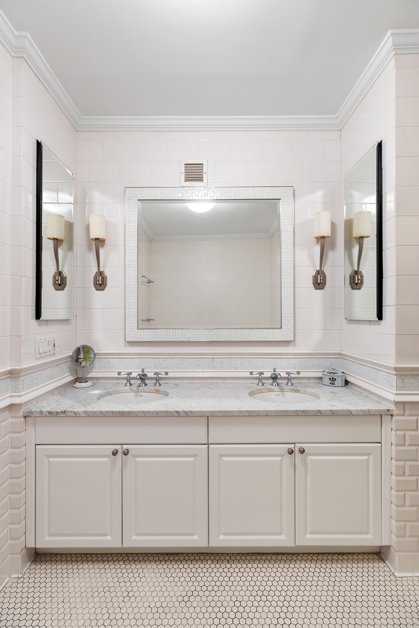 300 East 77th Street, Unit 8BC Manhattan, NY 10075 - Photo 14 of 17