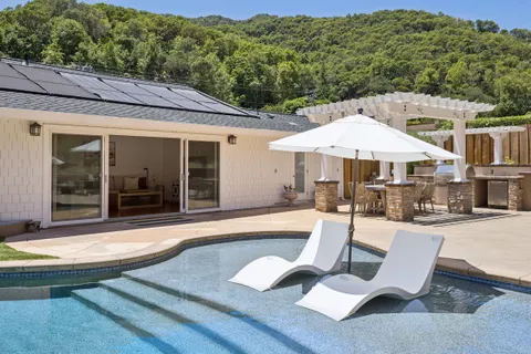 $2,875,000 | 598 Fairway Drive, Novato, CA 94949