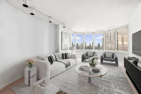 $1,299,000 | 330 East 38th Street, Unit 19K | Murray Hill