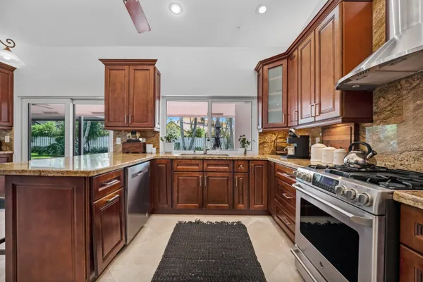 $5,900 | 9600 Northwest 18th Street, Plantation, FL 33322