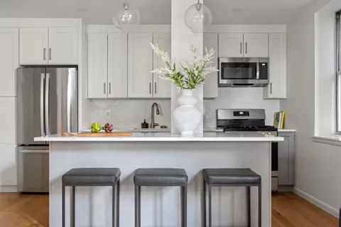 $1,085,000 | 135 Amity Street, Unit 2B | Cobble Hill