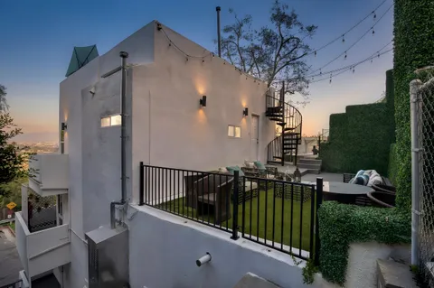 $1,399,000 | 4110 Vanetta Place, Studio City, CA 91604