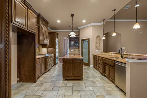 $725,000 | 211 Pack Saddle Trail, Weatherford, TX 76088