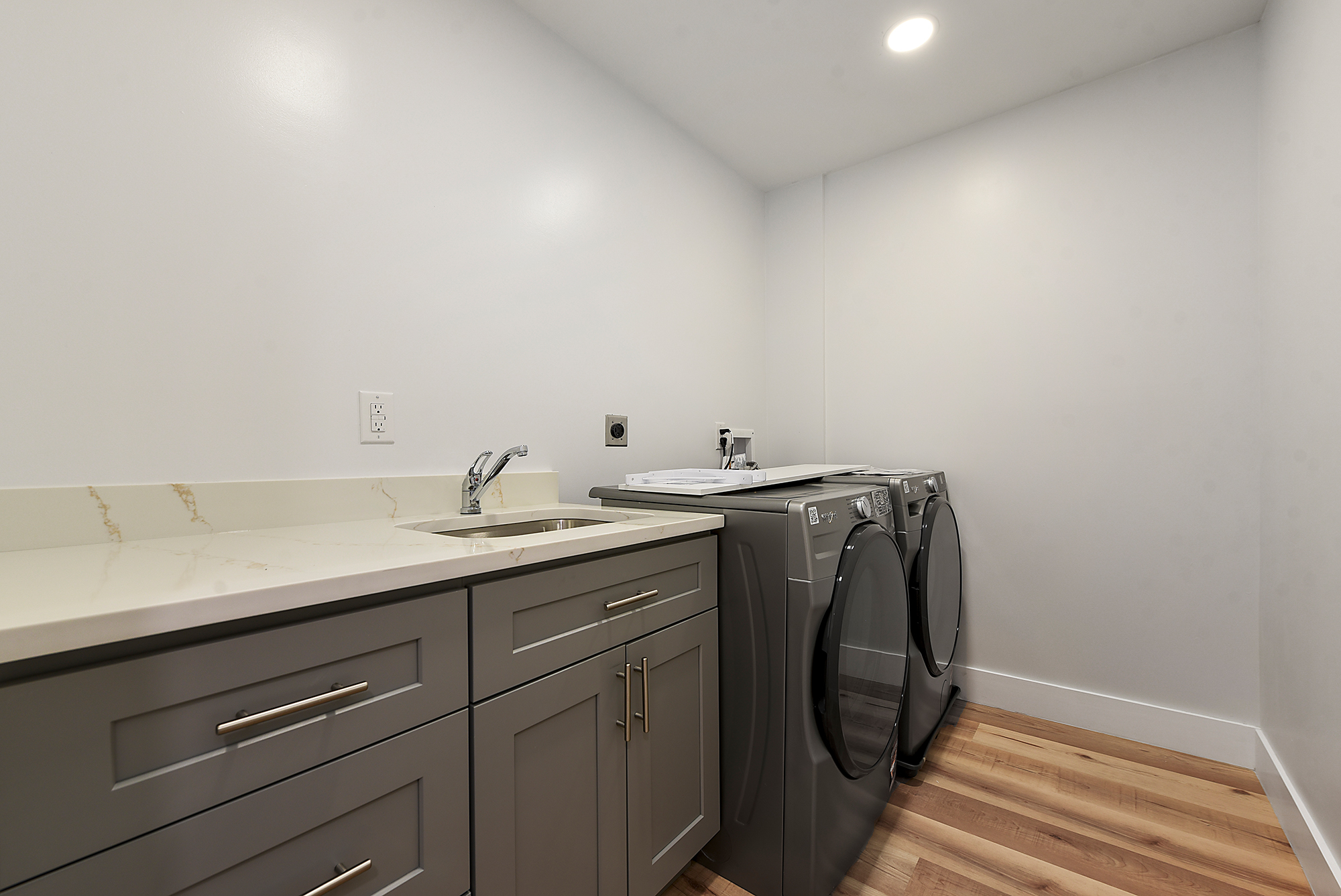 5412 Carnegie Street Pittsburgh, PA 15201 - Photo 33 of 55 a utility room with dryer and washer