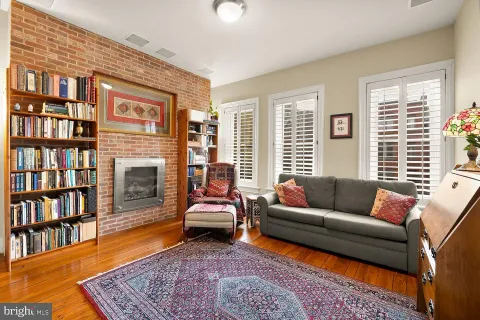 $1,850,000 | 2021 N Street Northwest, Washington, DC 20036