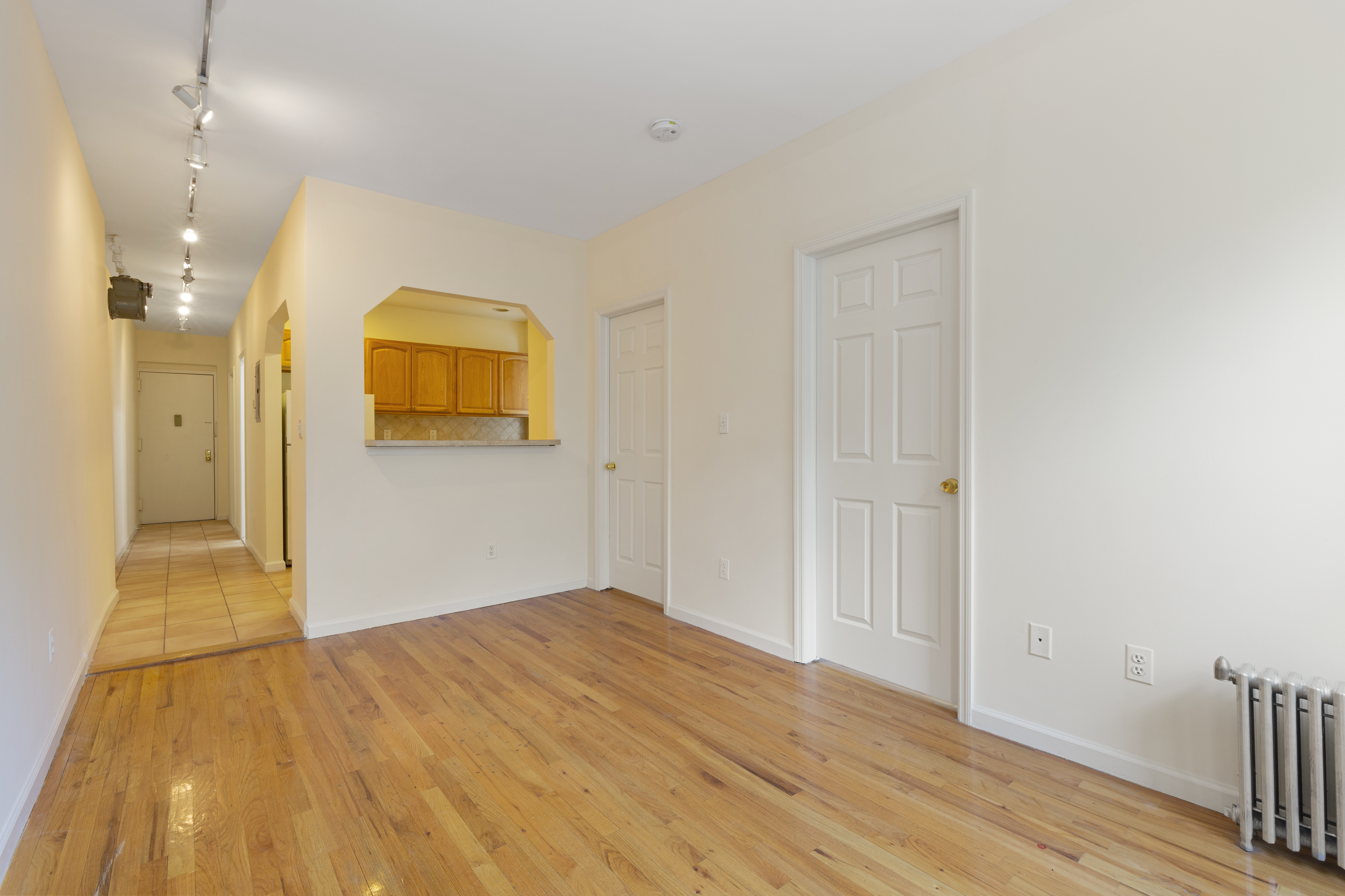336 East 67th Street, Unit 17 Manhattan, NY 10065 - Photo 2 of 9