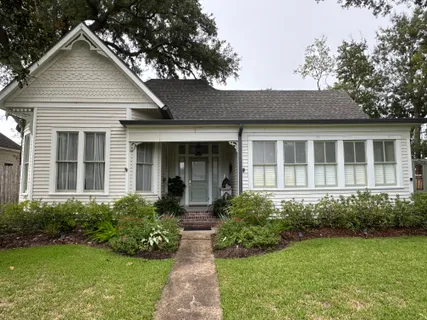 $389,000 | 1002 Iris Street, Lake Charles, LA 70601