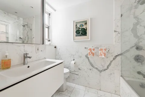 $1,895,000 | 520 East 86th Street, Unit 9B | Upper East Side