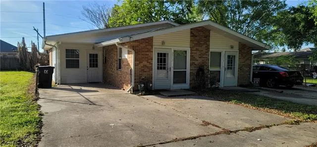 $1,150 | 2912 Jackson Boulevard, Chalmette, LA 70043