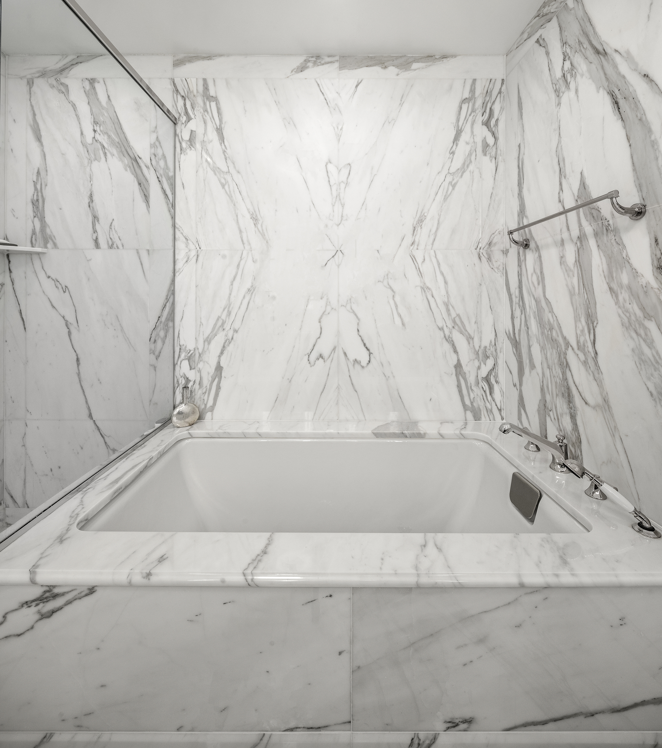 15 Central Park West, Unit 24B Manhattan, NY 10023 - Photo 8 of 22