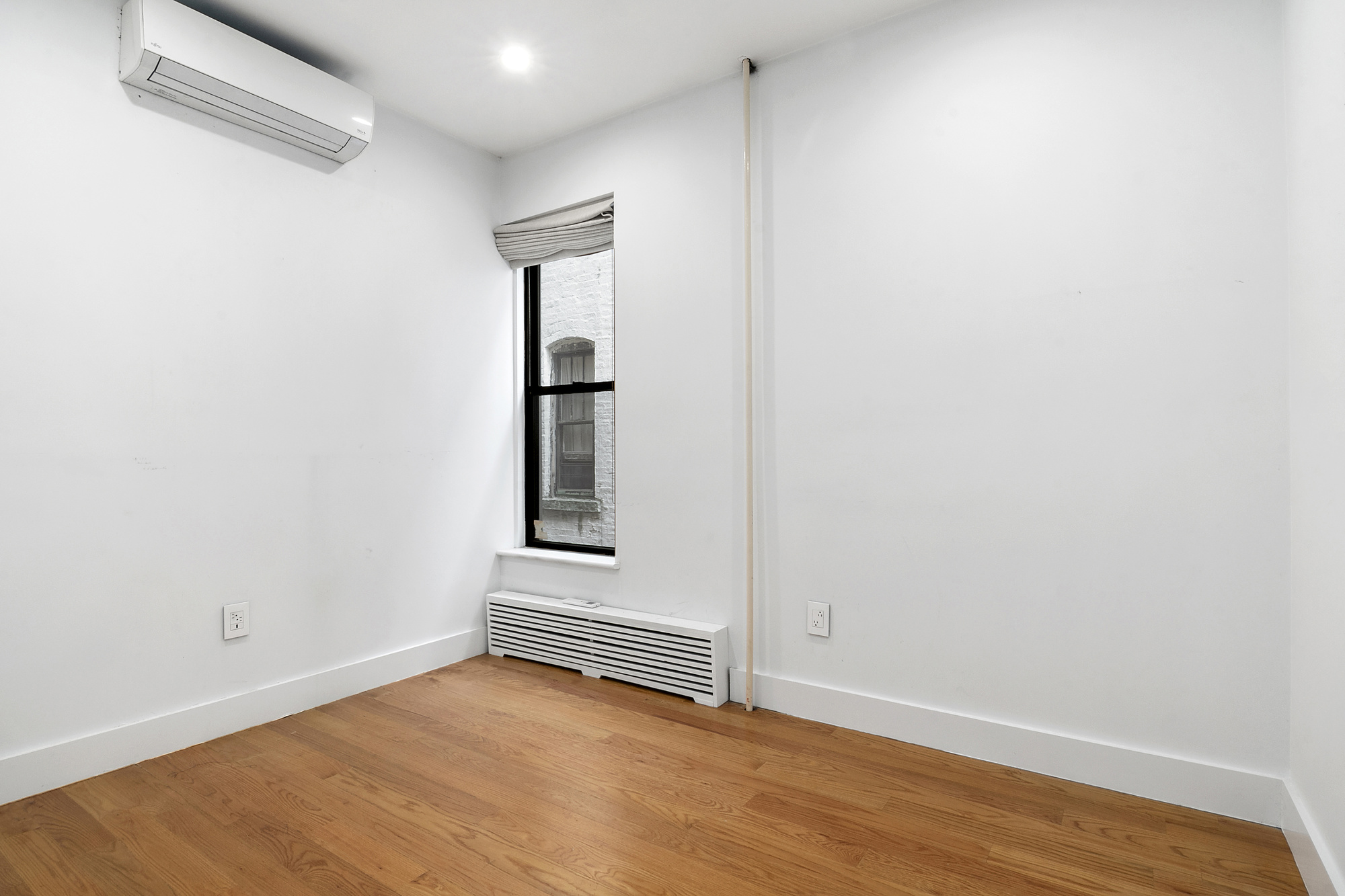 211 8th Avenue, Unit 3B Brooklyn, NY 11215 - Photo 9 of 13 a view of room and window