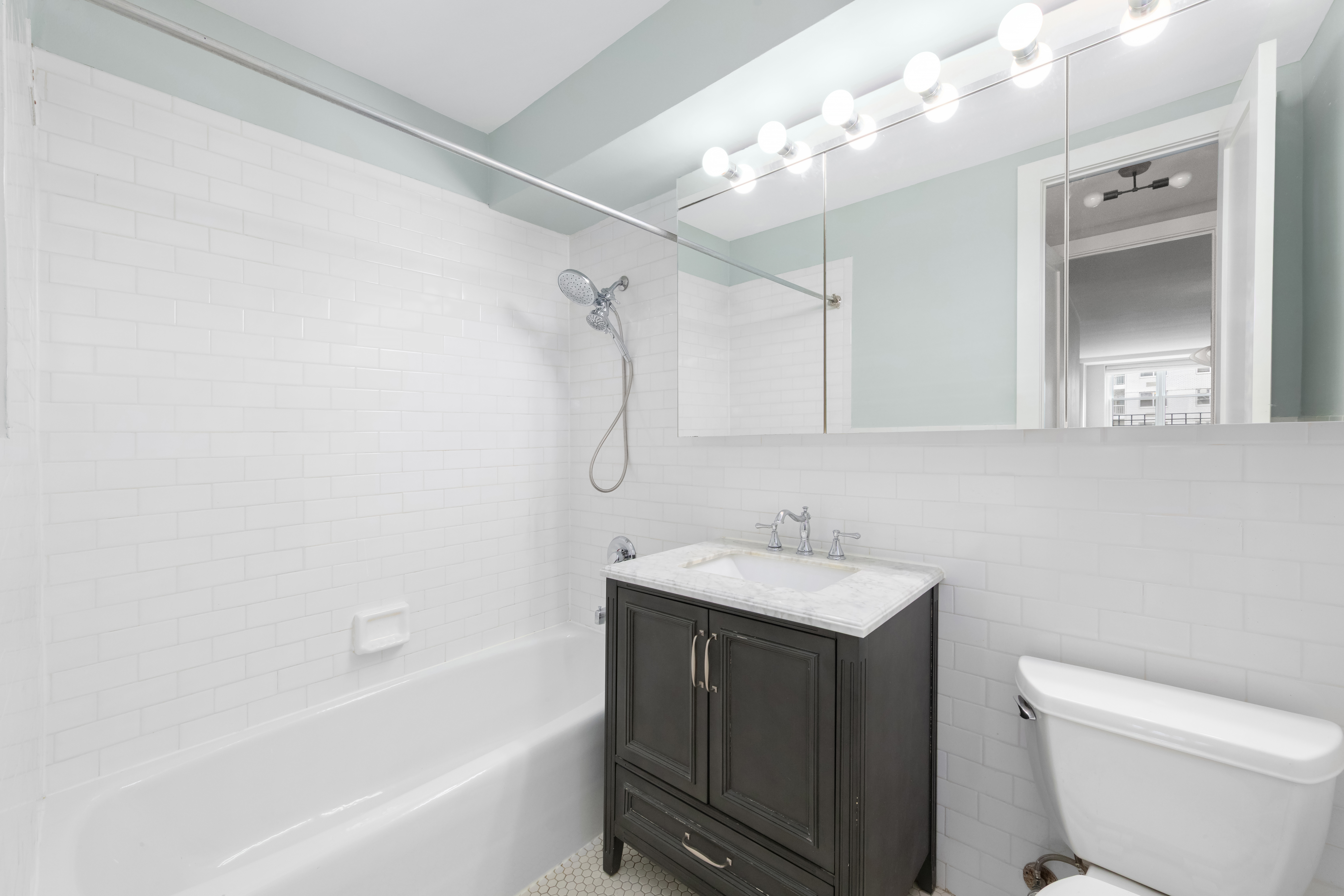 63 East 9th Street, Unit 6H Manhattan, NY 10003 - Photo 9 of 12 Gallery Image 9