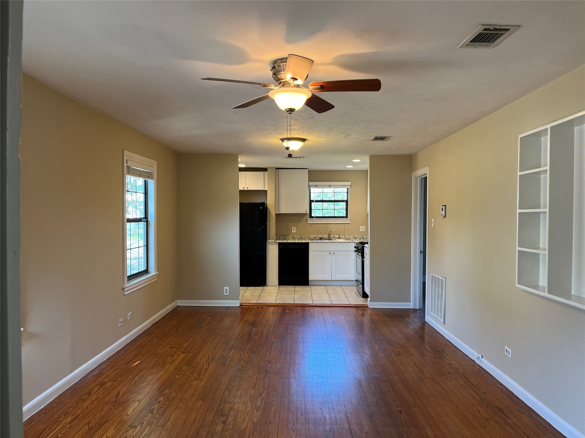 2115 Holman Street Houston, TX 77004 - Photo 4 of 27