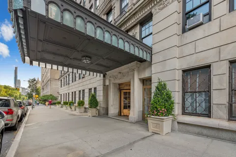 $450,000 | 225 Central Park West, Unit 919 | Upper West Side