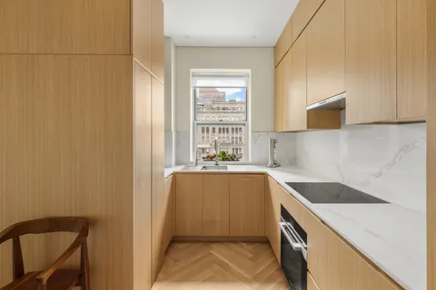 $2,875,000 | 219 West 81st Street, Unit 11G | Upper West Side