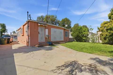 $899,999 | 3810 Olmsted Avenue, Los Angeles, CA 90008