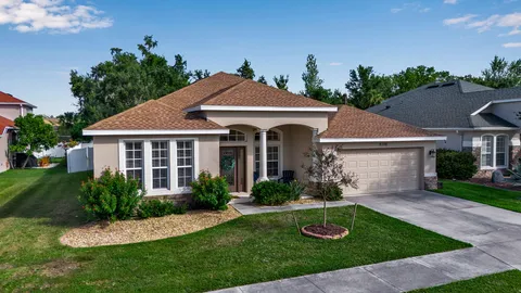 a view of a yard in front of house