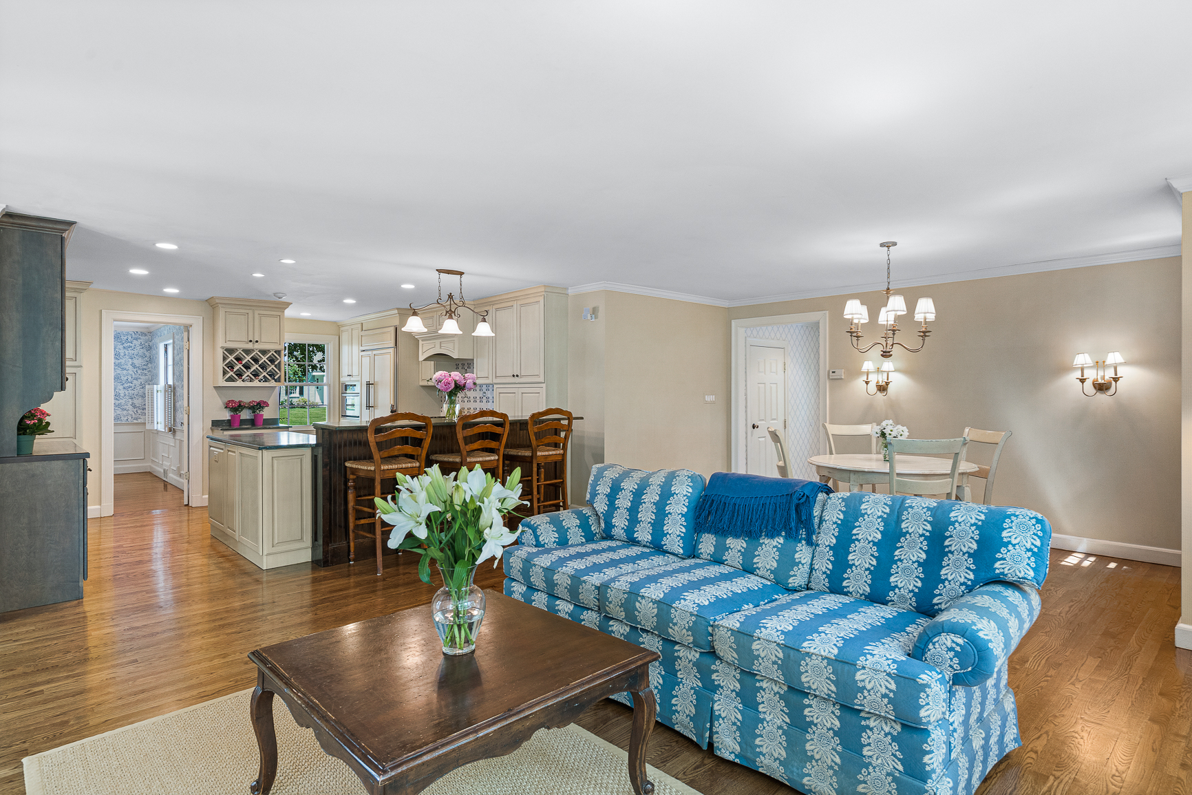 10 Lincoln Circle Wellesley, MA 02481 - Photo 21 of 61