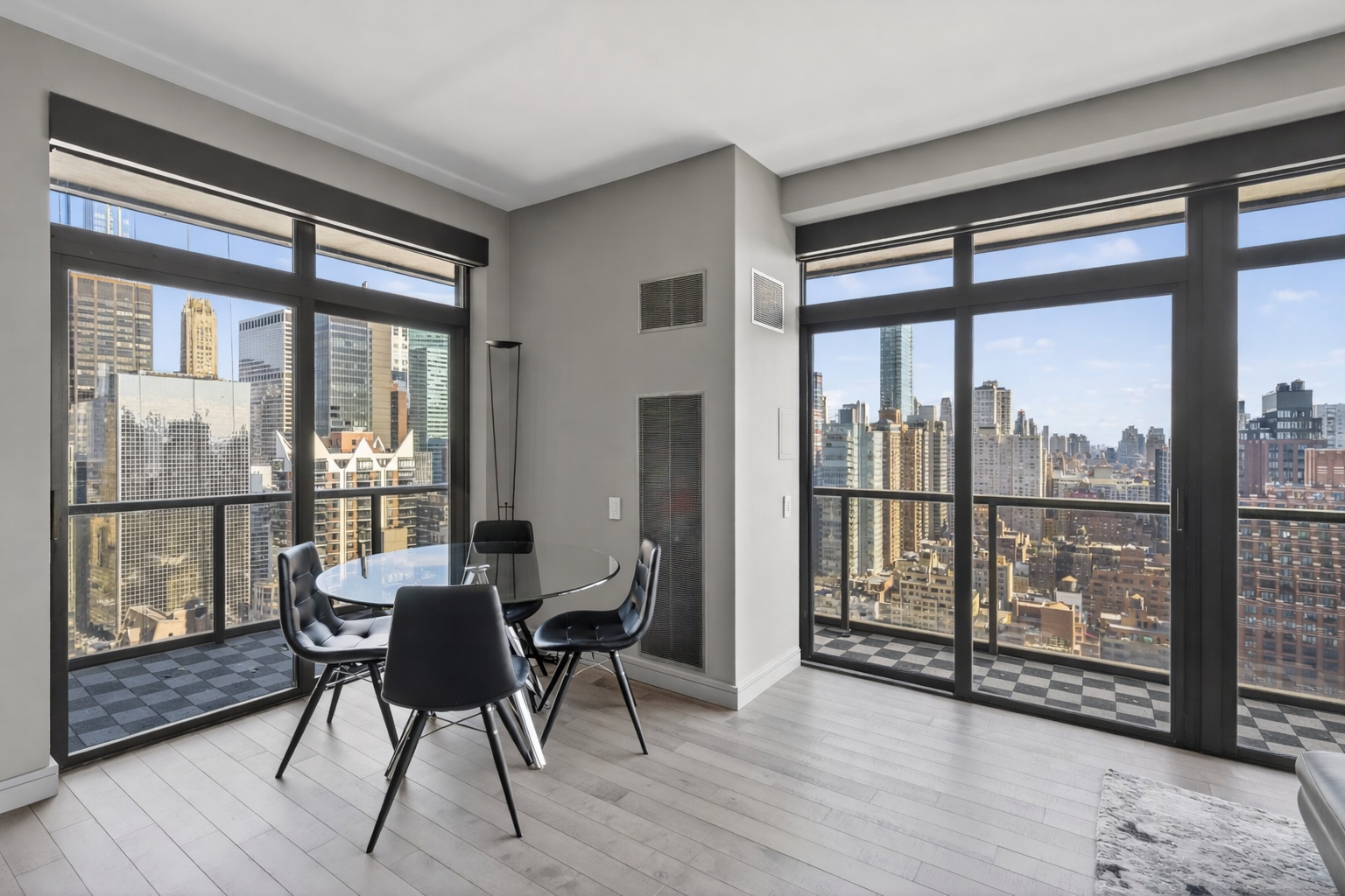 100 United Nations Plaza, Unit 33E Manhattan, NY 10017 - Photo 2 of 13