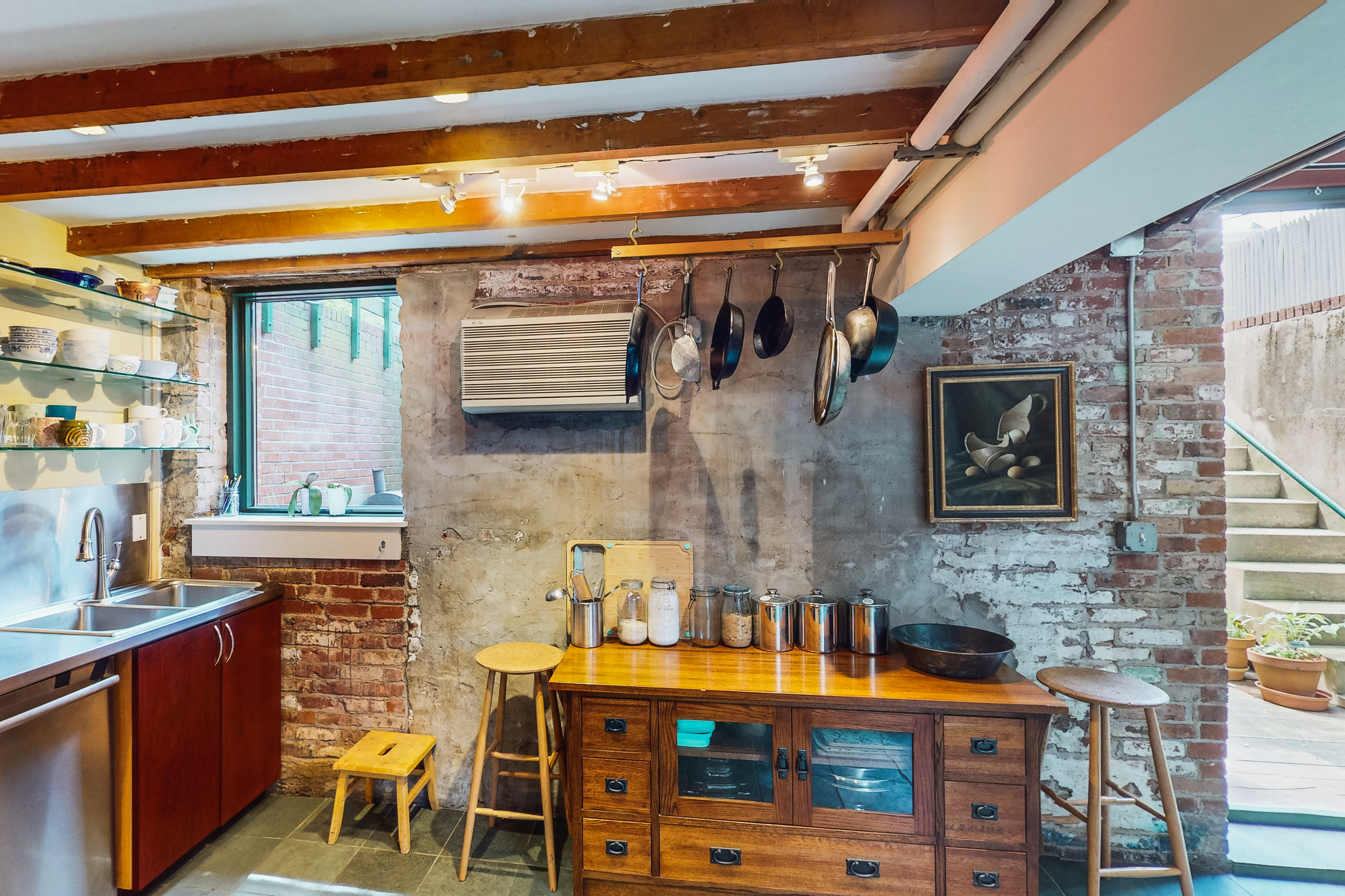 248 17th Street, Unit 6 Brooklyn, NY 11215 - Photo 3 of 21 a view of a cafe with outdoor seating