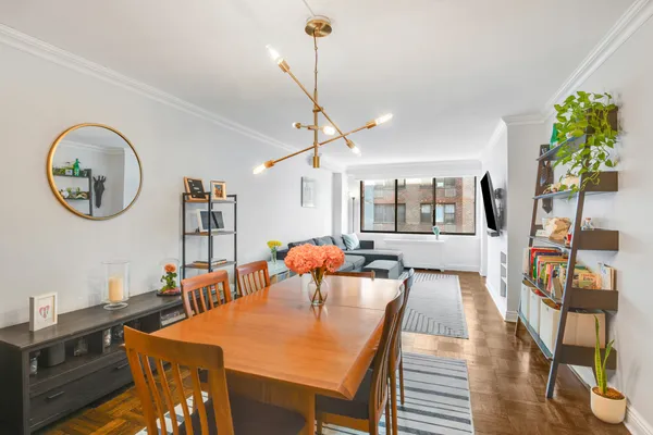 $895,000 | 345 East 73rd Street, Unit 7J | Lenox Hill