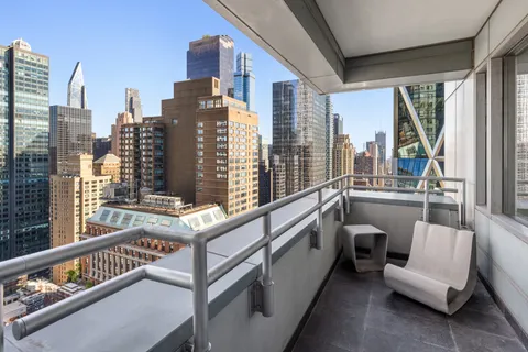 $4,250,000 | 301 West 57th Street, Unit 36C | Hell's Kitchen