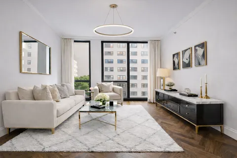 $1,395,000 | 360 East 89th Street, Unit 5C | Upper East Side