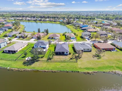$385,000 | 5108 Butterfly Shell Drive, Apollo Beach, FL 33572