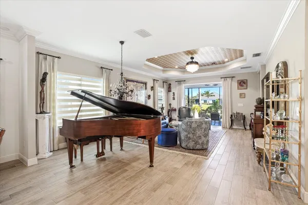 $575,000 | 2318 Marquesa Circle, Naples, FL 34112