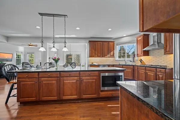 $1,050,000 | 8114 Kylemore Way, Ellicott City, MD 21043