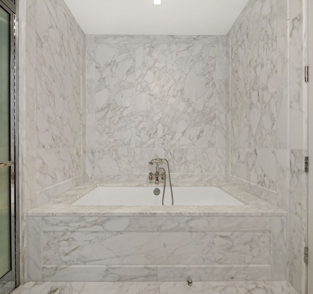 $8,995,000 | 20 East End Avenue, Unit 10A | Upper East Side